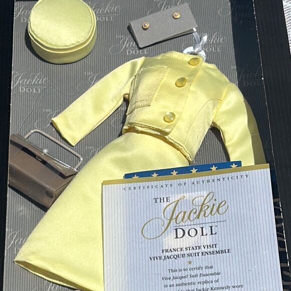 Vive Jacqui! Oleg Cassini Yellow Dreas France 🇫🇷 State Visit. Satin. RARE! - Picture 1 of 17